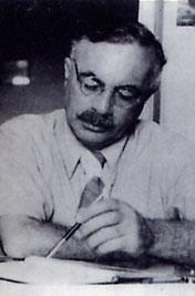 1 August Thalheimer August Thalheimer (1884 1948) Om fascismen Thalheimer skrev artikeln 1928 som ett internt dokument för Kommunistiska Internationalen, som han kort därefter uteslöts ur på grund av