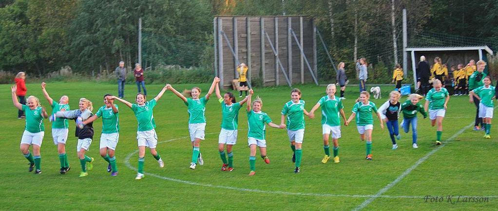 Internationellt besök hade vi under säsongen av Norges flicklandslag, U16. De spelade mot Sverige. På Prästholmens IP, de fick nyttja vår plan för sina träningar i några dagar.