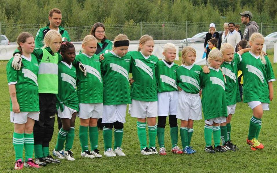 Med vänlig hälsning! George Linnell, Ordförande Färnäs Sportklubb. 2015-05-15 Årsberättelse för A-laget 2014. A-laget har under 2014 spelat i div.