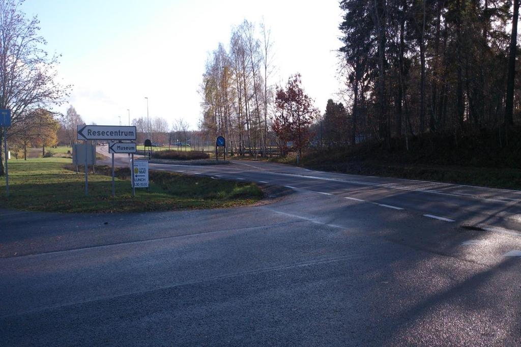 Södergatan - Jon Jespersgatan längs staketet Skolelever cyklar ofta