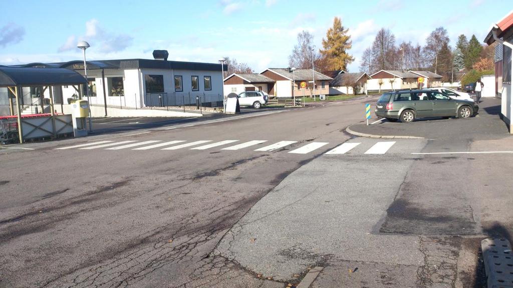 Utanför Lindahls - Hemköp Södergatan, Riksväg 47 Tidigare har det