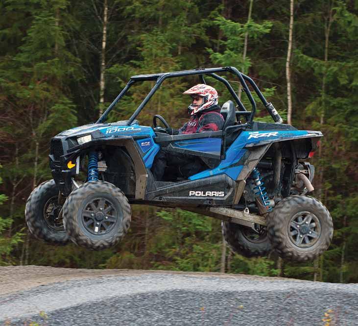 Polaris rzr XP1K En liter ren kraft! TEXT STEfan Sund foto MaTTiaS KlOcKar En av många nyheter som Polaris presenterade under 2014 och kanske den största var rzr XP 1000 H.O. Med över hundra kusar hittade den snabbt sina kunder på andra sidan atlanten.