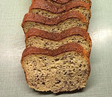 Kolhydratsnålt bröd Ett underbart gott och saftigt bröd utan en gnutta mjöl i. Det passar perfekt till glutenintoleranta!