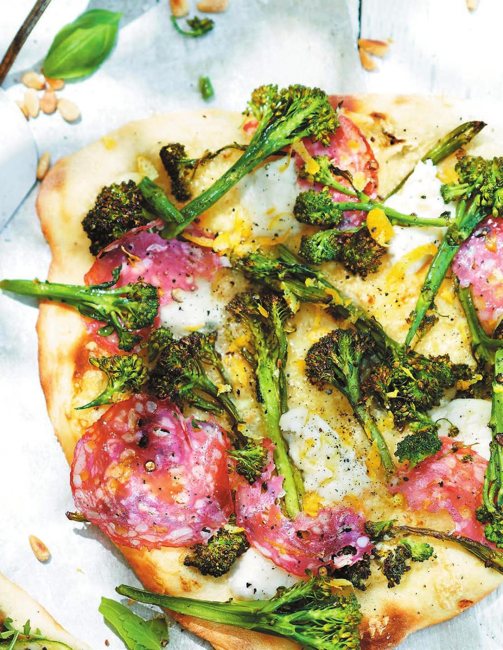 RECEPT 4 40 MIN 661 kcal/port. Energi från: Fett 45g Kolhydrater 37g Protein 26g Pizza bianco med mozzarella, broccoli och salami Salami är en klassiker på pizza, med broccoli blir det helt suveränt.