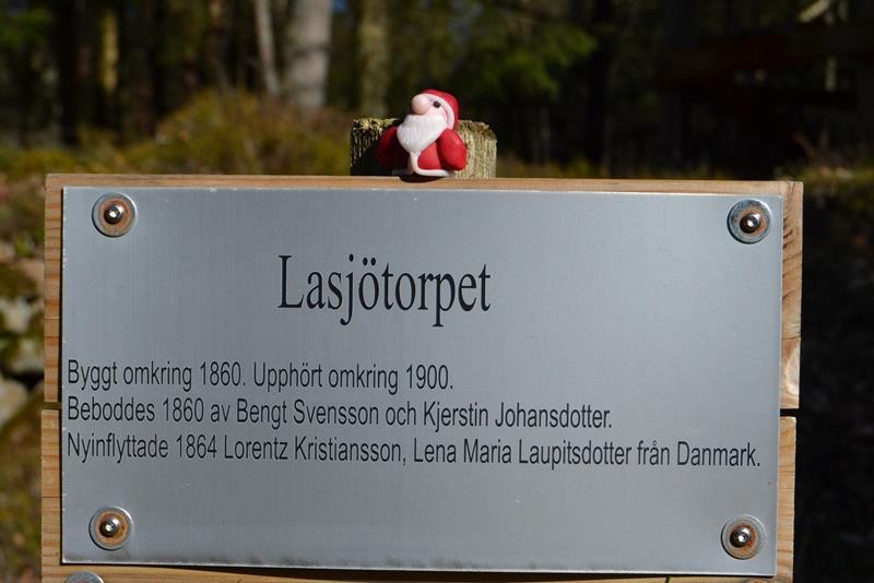 a vd 8 a vd SERVITUT/ NYTTJANDERÄTTER MM: D e t f i n n s s e x inskrivna se r v i