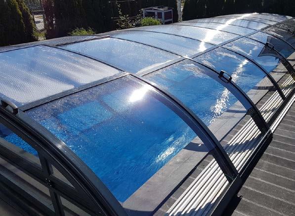 SVERIGES MEST SÅLDA POOLTAK Måttanpassad / ihopsatt pooltak Måttanpassat pooltak direkt från fabrik eller ett serietillverkat, att välja pooltak kan vara svårt.