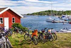 Tidningsleverans på skridskor till Holmön, 21 januari 2019.
