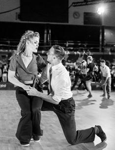 DANSEN VILL Vi delar in vår idrott efter ålder och ambitionsnivå. Med barnidrott menar vi danssport upp till 12 års ålder. Med ungdomsidrott avser vi danssport för tonåringar och unga vuxna 13 20 år.