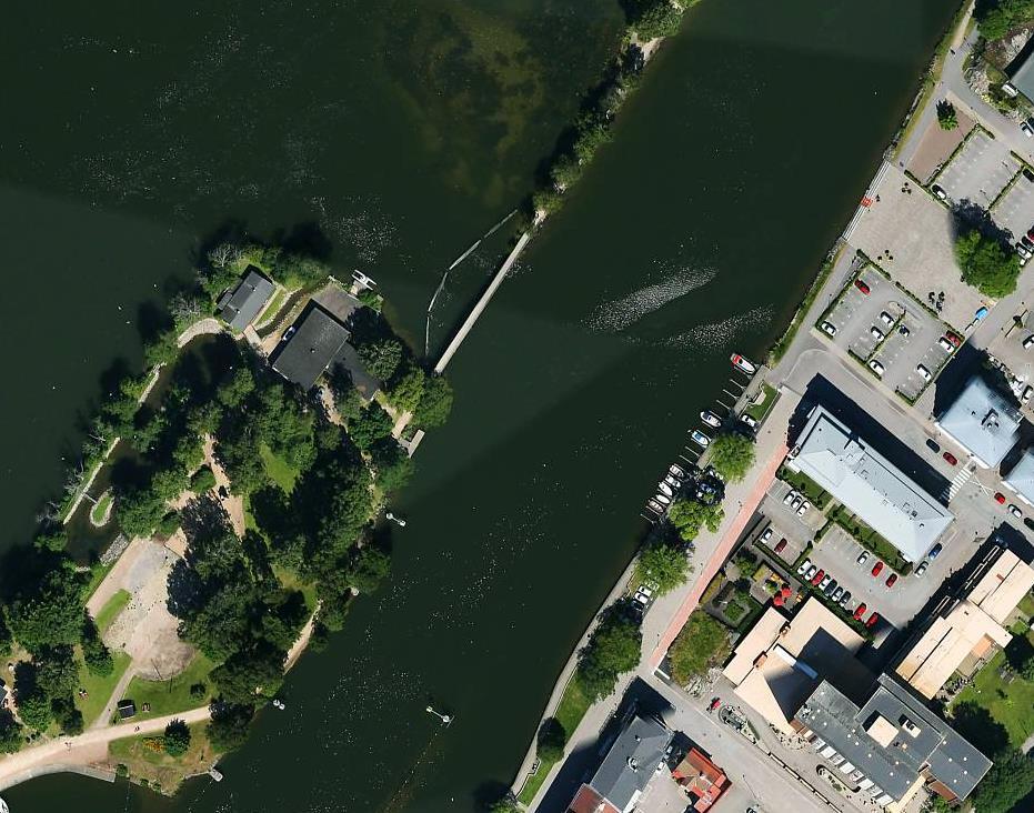 12 GÅNGBRO VID SPIKÖN, MUR Geteknik Figur 5 Flygft på befintlig br (källa: kartr.enir.