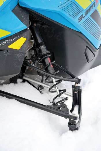 MOUNTAIN SLED OF THE YEAR 2018 RAS 3-framvagn med mjuka HPG Plus-dämpare, har en tendens att