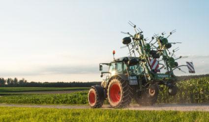 Fendt hövändare är riktigt kompakta i transportläget.