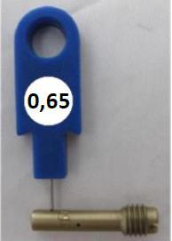 Tolken med mått 0,65 mm får inte gå in i hålet De 4 hålen i insatsmunstycket för lågfart märkt 60