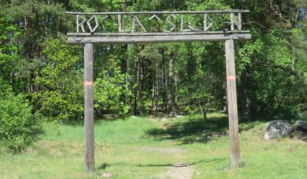 Söndagen den 24 september kl. 10.00 samlas vi på den lilla ängen mitt emot Byggma Byggvaruhus, Enebybergsvägen 2, i närheten av Danderyds kyrka, för att vandra etapp 1 av Roslagsleden.