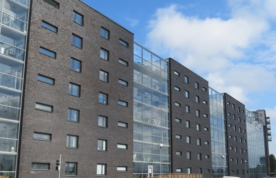 Viktigt är att hängning av fönster görs med hänsyn till närmast infallande bullerkälla. Denna typ av åtgärd/tilläggsfönster skulle möjliggöra sidor med vädring mot lägre nivåer än beräknade.