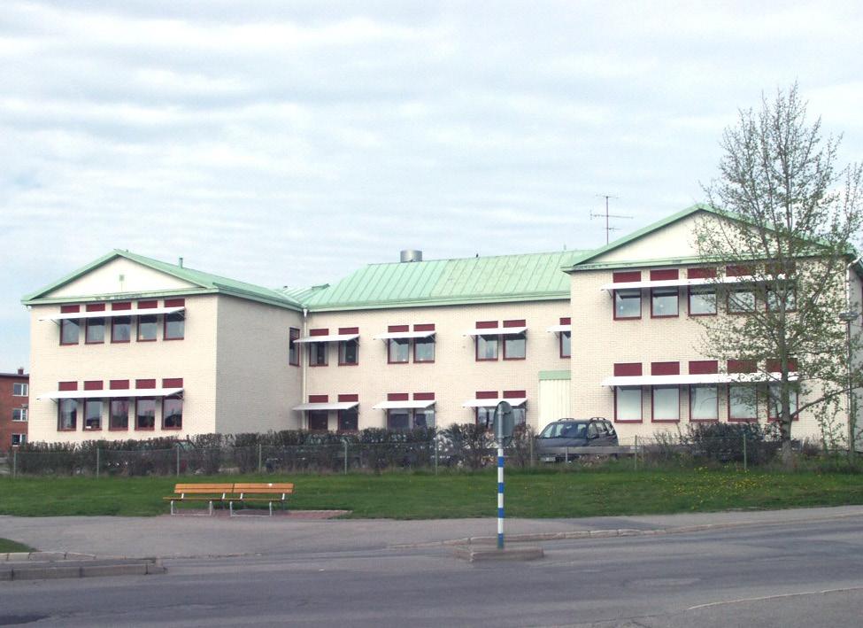Edenskolan Förskoleklass: 6 barn Åk 1-9: 32 elever Edenskolan Edelsbergsvägen 21 821 34 Bollnäs Expedition: Rektor: Phillippe Bendayan info@edenskolan.se philippe.bendayan@edenskolan.