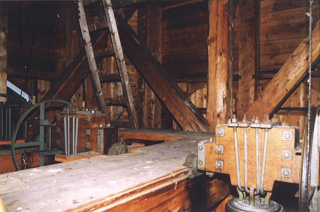 Bild 4. Bilden är tagen mot norr och golvet där klockspelet placerades.