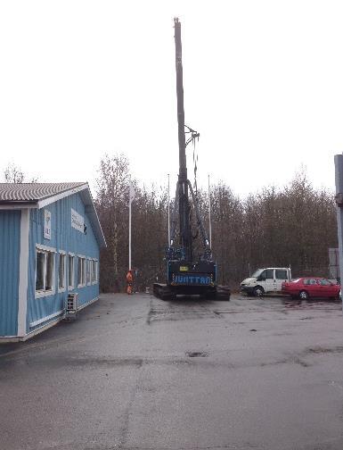 2a shows the three concrete piles with heat exchanger pipes.