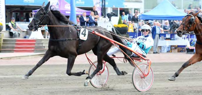 GRUPPLÖPNINGAR 4-åringar. Toppstammade Dibaba vinner Drottning Silvias Pokal på Åby. KONUNG GUSTAF V:S POKAL Åby 12 maj. Lätt bana. 2.049.000 kr. 2.140 m. Auto.