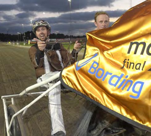 GRUPPLÖPNINGAR 4-åringar. SPRINTERMÄSTAREN Halmstad 5 juli. Lätt bana. 2.054.000 kr. 1.609 m. Auto. Häst Tid Prispengar Odds Kusk 1 Perfect Spirit (US) 10,2 1.026.