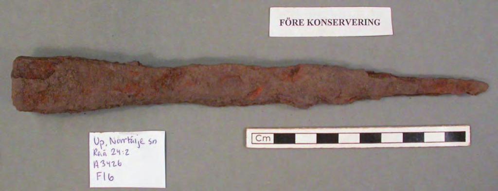 Ringen hade aktiv korrosion vilket lett till att originalytan flagnar.