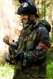 Respawn - När en spelare är träffad ska han/hon gå till förutbestämd respawn och vänta där i 2 minuter. Vid varje respawn sitter en klocka som förenklar detta.