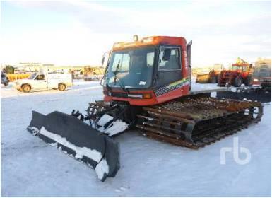 Hösten 2011 Vi hyr en pistmaskin av en torventreprenör i närområdet för att testa.