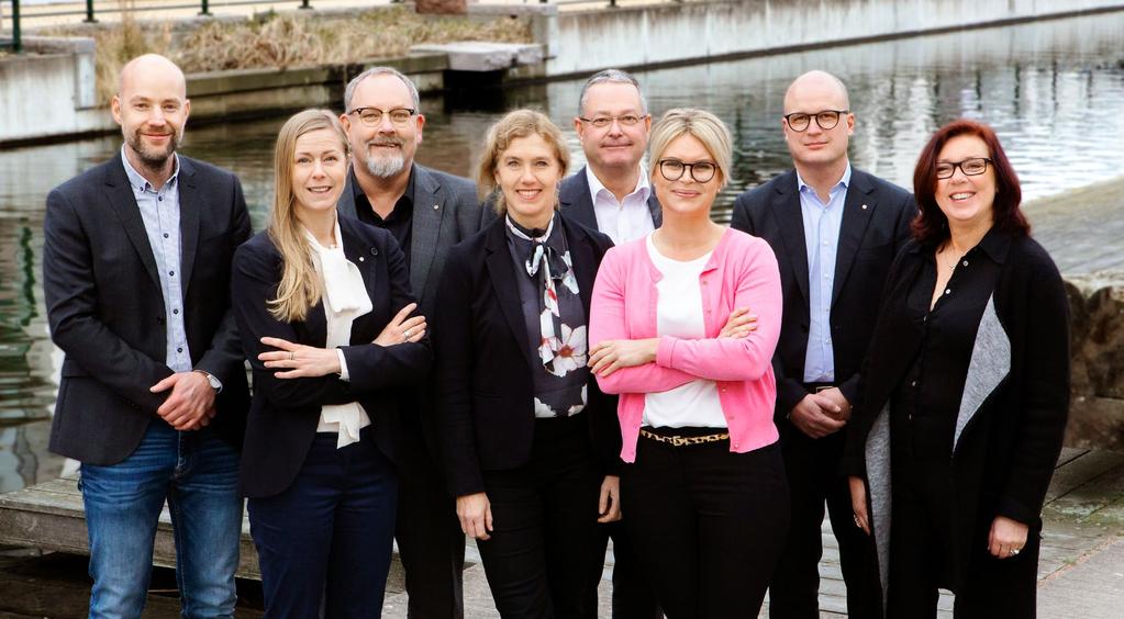 LEDNING LEDNING Från vänster: Marcus Johansson, EmmaLi Edenbrink, Mikael Jönsson, Malin Sandvig, Michael Carlsson, Lisa Renntun, Jonny Samuelsson och Mia Gustafson.