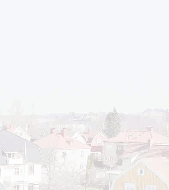 Inom området finns bl.a. skola, livsmedelsbutik och förskola. Fastighetens mest närliggande bebyggelse består av villor, radhus och flerbostadshus i blandad bebyggelse och spännande arkitektur.