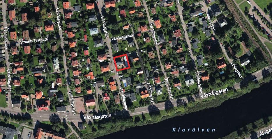 Områdesbeskrivning FASTIHETEN STRANDREVET 3 STRAND Fastigheten är belägen i stadsdelen Strand som är beläget strax västerut om Karlstads centrala delar med Klarälven precis intill.