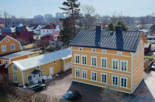 Men, längre in i området finns trånga gator, spännande arkitektur och bebyggelse av varierande ålder.