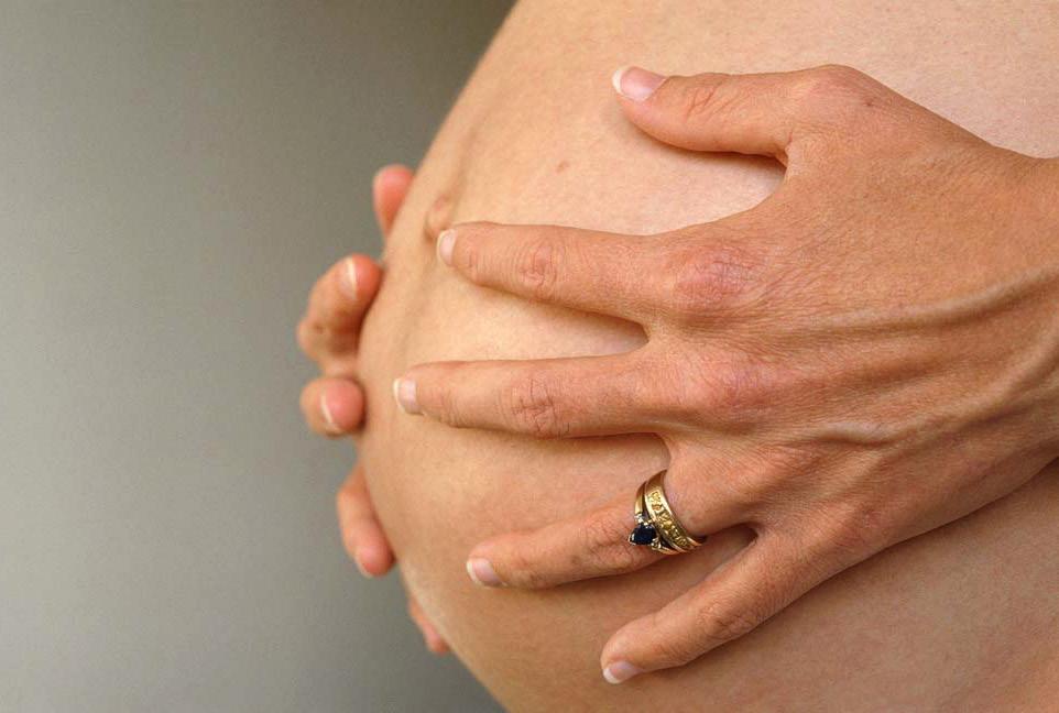 Uppföljning OM GRAVIDITET KONSTATERATS EFTER PGD Om graviditeten fortskrider kan paret om de så önskar göra en extra kontroll med traditionell fosterdiagnostik, dvs moderkaksprov i graviditetsvecka