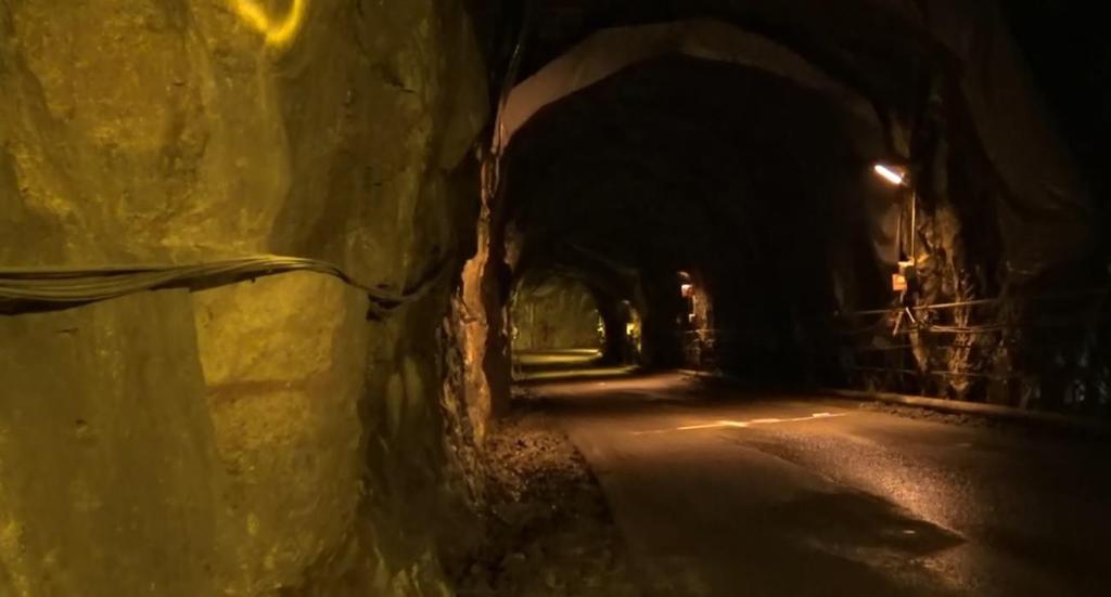 38 Figur 17: Planskiss av den del av Äspölaboratoriets huvudtunnel som nyttjades i försöket. Äspölaboratoriets huvudtunneln är belyst med punktvis placerade lysarmaturer.