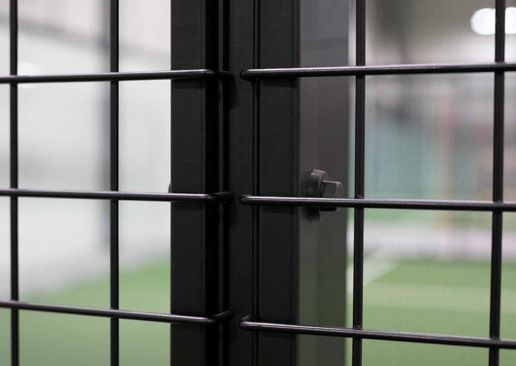 Kvalitet Kvalitet är en avgörande framgångsfaktor Antalet padelcenter i Sverige ökar stadigt. Vår erfarenhet är att kvaliteten på padelcentrat blir en avgörande faktor när konkurrensen ökar.