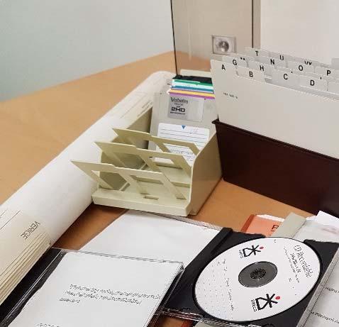 4 Elektrisk arbetsplatsutrustning till exempel kopiatorer, datorer, skrivare och höj- och sänkbara bord får inte finnas i arkivlokalen.