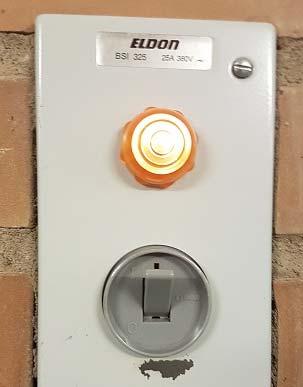 Släckaren är inte uppenbart skadad Släckarens tryckindikator visar rätt tryck Släckaren är plomberad Elektricitet Arkivlokalen ska kunna göras helt strömlös genom en utvändig brytare försedd med