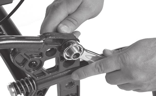 Rengör rullstolen noga om den utsatts för detta vid användning. 6.3 LÄNKHJUL Utrustade med QR-axel.