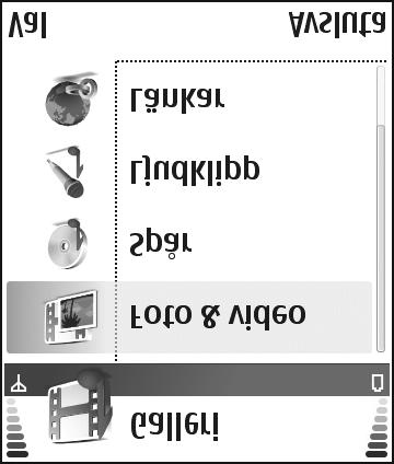 Välj Sänd > Via MMS, Via e-post eller Via Bluetooth om du vill skicka videon. Kontakta tjänstleverantören eller nätoperatören om du vill ha mer information om hur stora MMS-meddelanden du kan skicka.