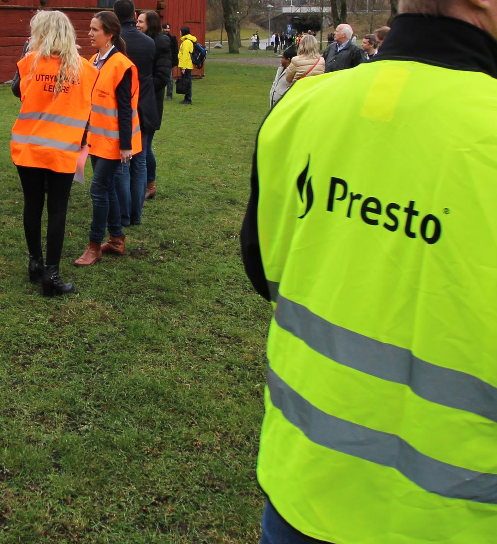 UTRYMNINGSLEDARE En säker och snabb utrymning kan vara av yttersta vikt vid brand eller andra hot, detta då situationen ofta blir kritisk bara några minuter efter det att t.ex. branden startat.