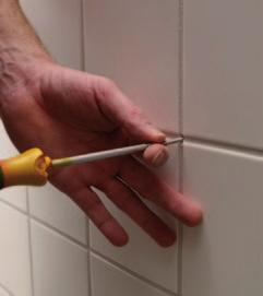 Eventuell reparation av membranet kan utföras med Alfix 2K Tätningsmassa i blandningsförhållande: 1