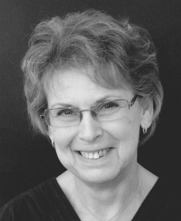 Bor nu i Lilla Alby vid Bällstaviken. Läser mycket, favorit Marianne Fredriksson. Tre barn och fem barnbarn, 2 14 år.