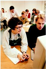 Elever som inte har någon tidigare erfarenhet av automationssystem bör ha kunskaper motsvarande kurs 7008, introduktion.