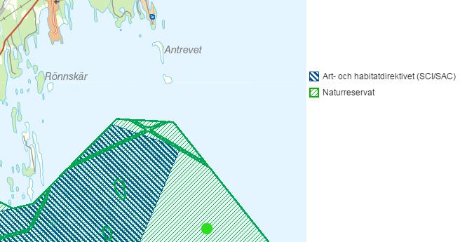 Mäktigheten visas i höger nederkant där det vita området utgör djupet. Därefter följer sedimentprofilerna på havsbottnen.