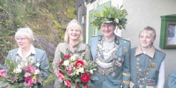 Ulmen - 23 - Ausgabe 24/2012 Danach ging es dann zum Schützenhaus ins Ellerbachtal. Hier wurden dann folgende Mitglieder für ihre lange Mitgliedschaft und ihre Verdienste für den Verein ausgezeichnet.