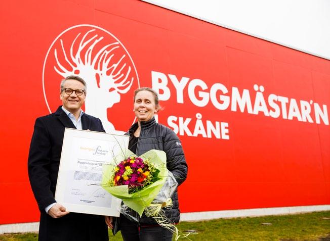 Göran Hägglund, styrelseordförande Feelgood, juryns ordförande tillsammans med Carin Stoeckmann, VD för årets vinnare, Byggmästar n i Skåne.