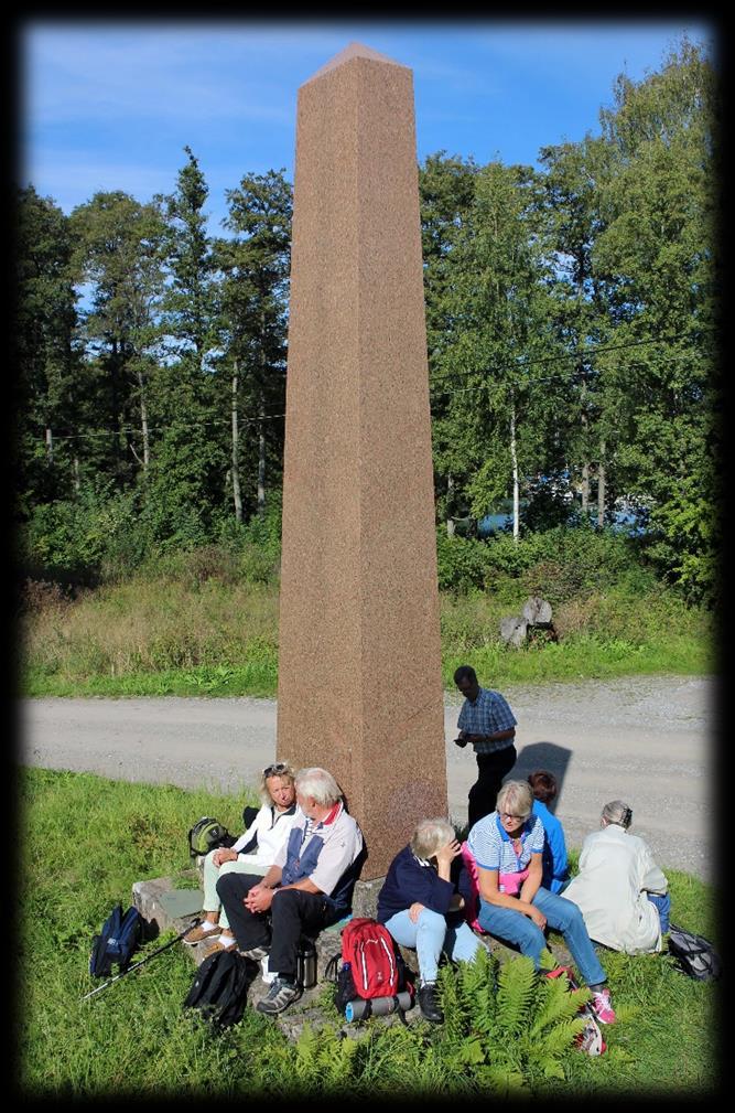 Det har nämligen legat en försvarsanläggning här och det omtalas att den brändes första gången 1187 och ärkebiskopen Johannes som då befann sig här bragdes om