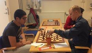 Ungdomstävlingen Schackbarometern spelas som en Grand Prix-serie där deltagarna samlar poäng under sex deltävlingar. De fyra bästa resultaten för varje spelare räknas.