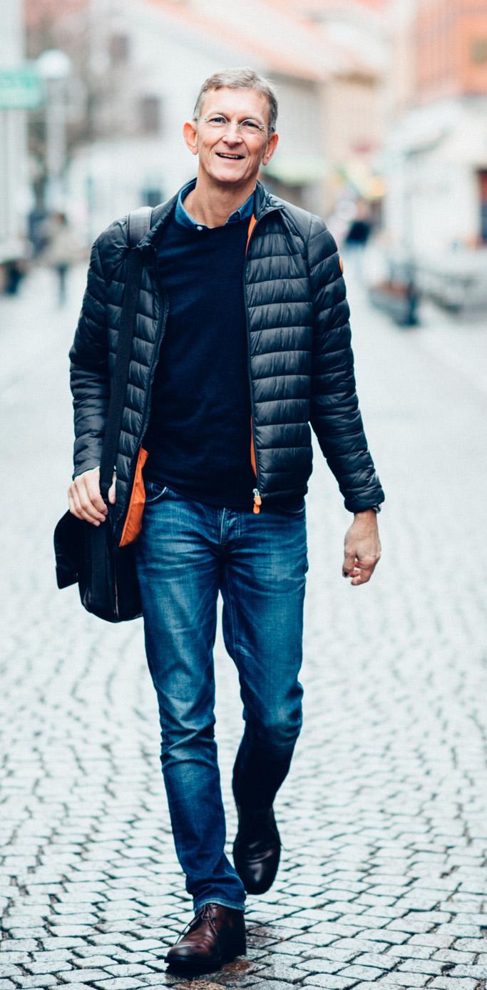 Tomas Sjödin kommer till Högbergskyrkan Vardagsnära Tomas Sjödin, pastor, författare, radiopratare och välkänd i hela landet kommer till Högbergskyrkan för ett vardagsnära samtal.
