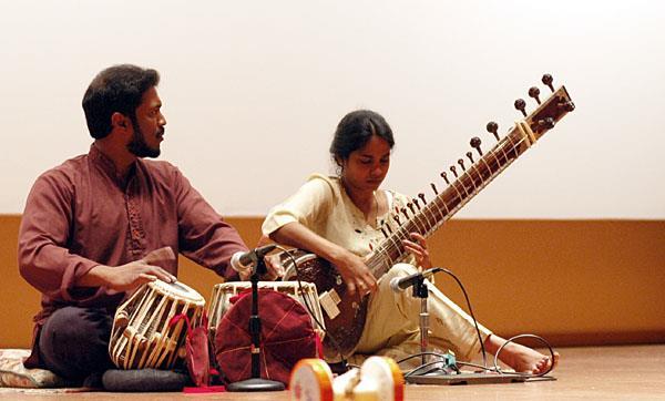 Indiska Ragor (Asien) Raga är en sorts indisk metod för hur man kan skriva musik.