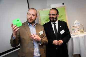 De innebär också möjligheter till ett flexibelt kontor, ett kontor som kan växa om framtiden bjuder på större utmaningar Bostadsminister Mehmet Kaplan (MP) invigningstalade under den välbesökta