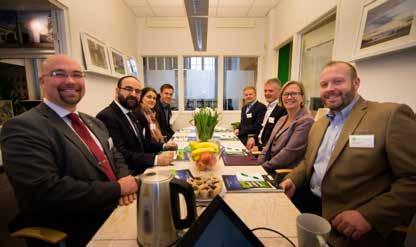 Den till huvudsak förnyelsebara energi vi sparar i byggnader medverkar till att minska utsläppen av växthusgaser i andra sektorer såsom transport och industri.